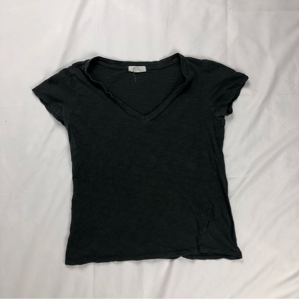 **5 ITEMS FOR $5** Forever 21 V-Neck TShirt